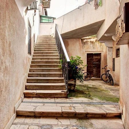 Yulia Apartments Rovinj Exterior photo