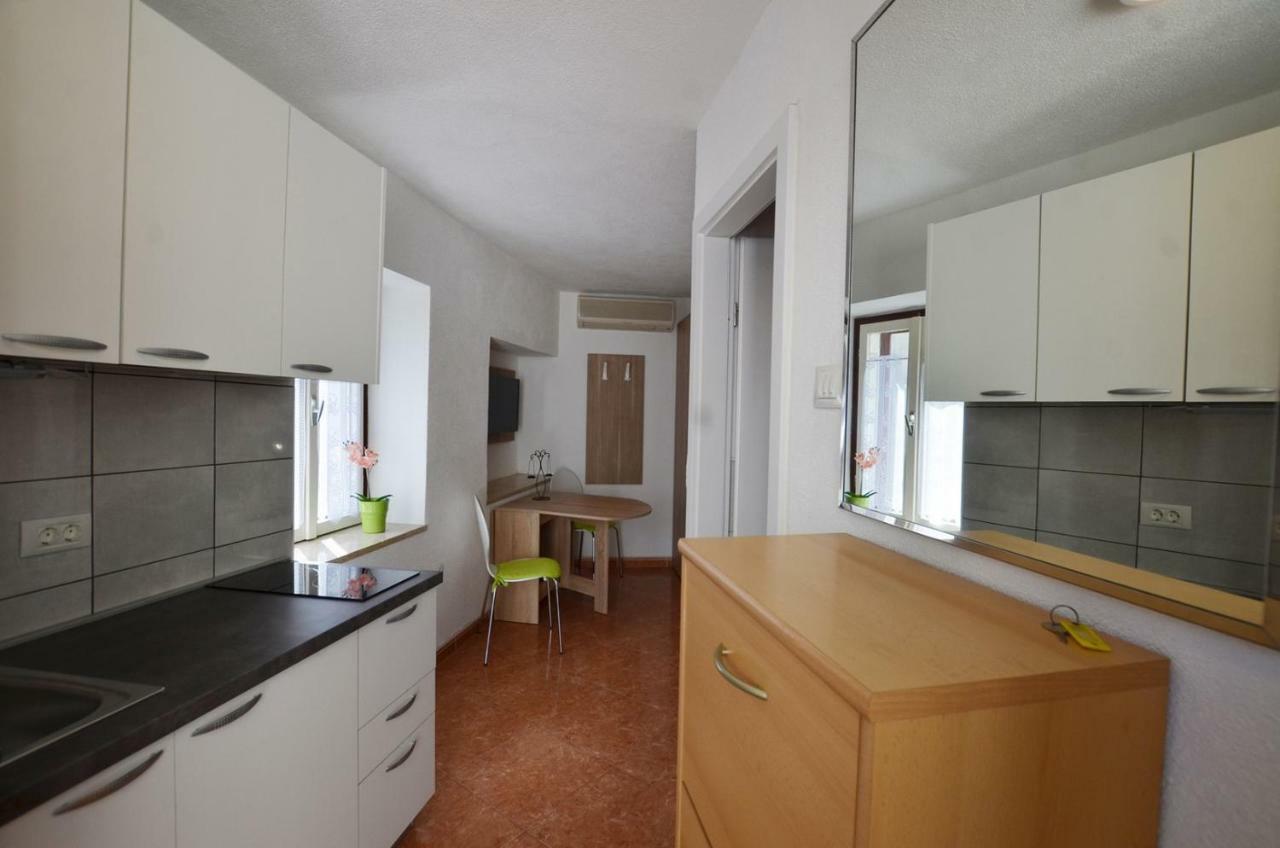 Yulia Apartments Rovinj Exterior photo