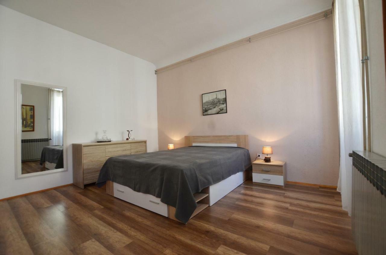 Yulia Apartments Rovinj Exterior photo